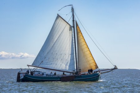 Tjalk Groninger chartertjalk/woonschip